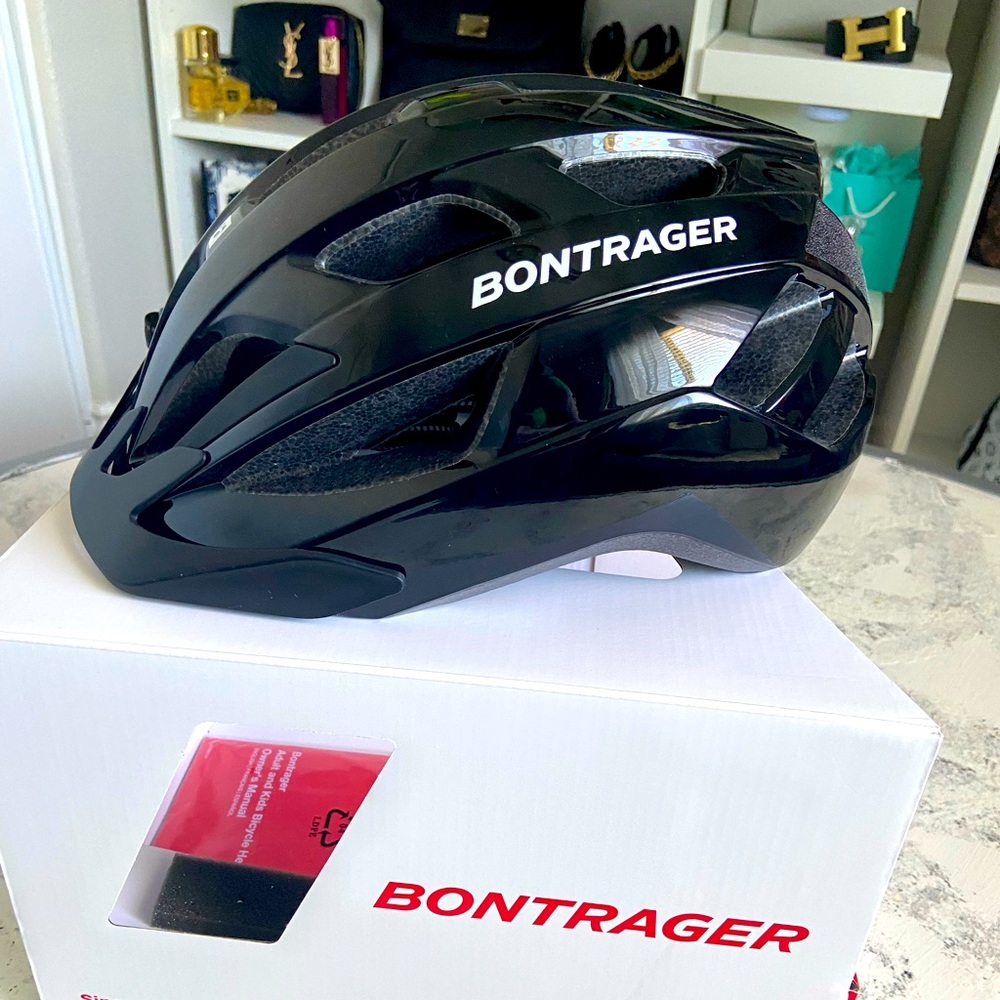 Top of the line brand bike ridding helmet . Black M/L